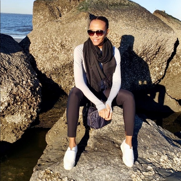 Meet your Posher, Shareen - Picture 1 of 2